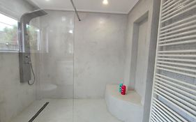 Thimari Sports & Spa With Private Pool And Jacuzzi